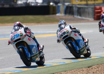 Vi&ntilde;ales i Salom es queden a les portes del podi