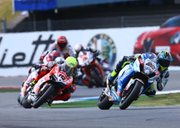 Top ten per a Lowes despr&eacute;s d'un dram&agrave;tic dia a Assen pel Voltcom Crescent Suzuki