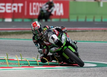 REA SEGUNDO DESPUÉS DE LA CARRERA DE APERTURA DE IMOLA