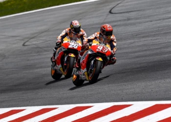 Master-class de Marquez i Pedrosa en segona posició.