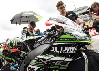 REA I SYKES EN EL PODI DE LAUSITZRING