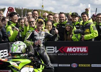 Fin de semana épico: Éxitos en equipos respaldados por Puig en SBK, JuniorGP y SSP300