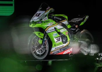 Puig y Kawasaki WorldSBK Team, juntos en la nueva era del fabricante japonés.