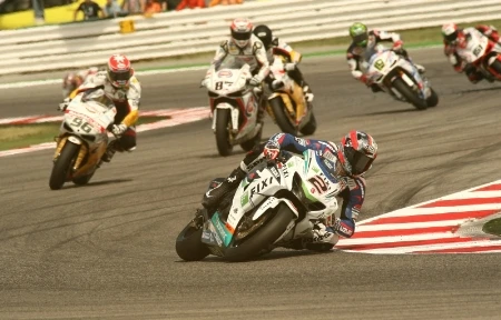 Top-10 para Camier en la primera carrera de Misano