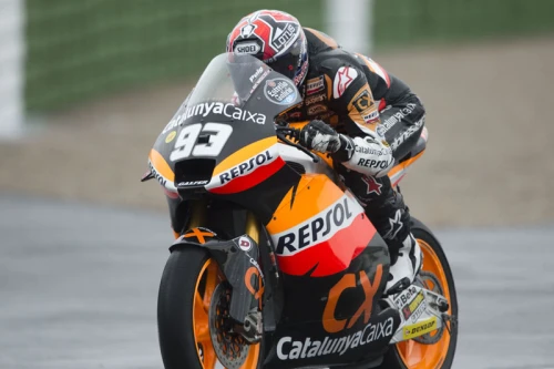 Remontada y victoria &eacute;pica de Marc M&aacute;rquez en Valencia