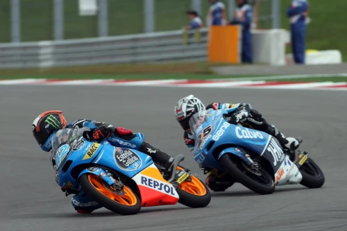 Alex Rins fait deux fois