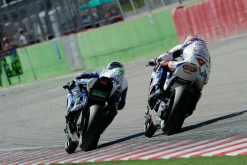 Pair of sevens for Camier at a sunny Imola