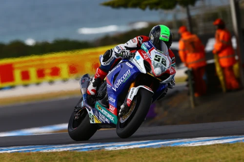 Voltcom Crescent Suzuki victorioso con la victoria de Laverty en la primera carrera de 2014!