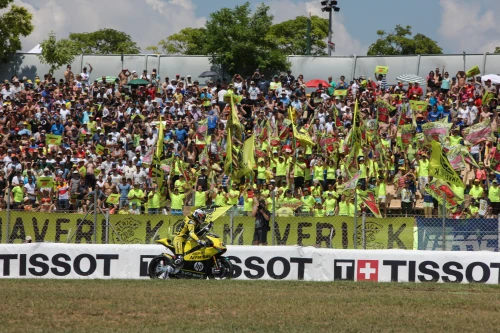 Vi&ntilde;ales torna al podium en el GP de casa