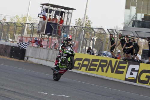 Rea wins third race of the season