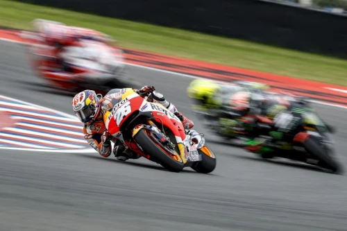 Accidentada carrera de moto GP en Argentina.