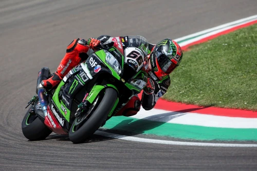 REA SEGUNDO DESPUÉS DE LA CARRERA DE APERTURA DE IMOLA