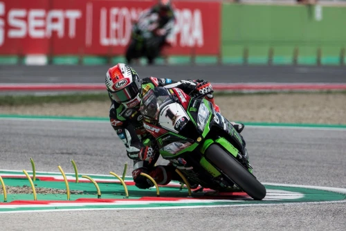 REA SEGUNDO DESPUÉS DE LA CARRERA DE APERTURA DE IMOLA