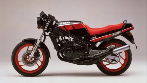 Puig ret homenatge a la història amb una RD 350 del present. Com seria una RD 350 el 2020?