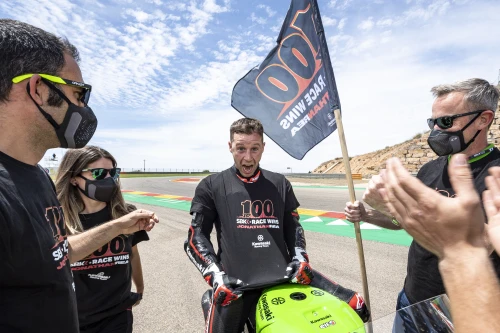 Rea leader et Lowes deuxième de la première manche du WorldSBK de l'année