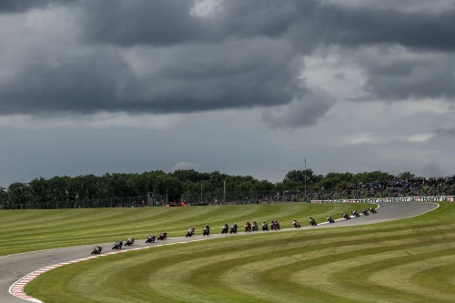 Fin de semana de altibajos para Rea en Donington 