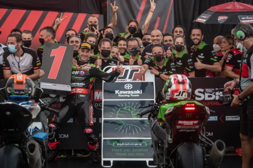 Rea gana ambas carreras en Indonesia