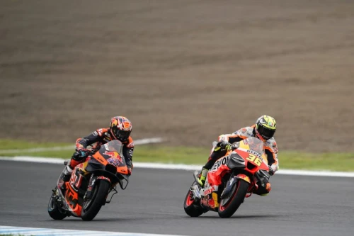 Márquez revient sur le podium dans une course marquée par la pluie sur le circuit Motegi