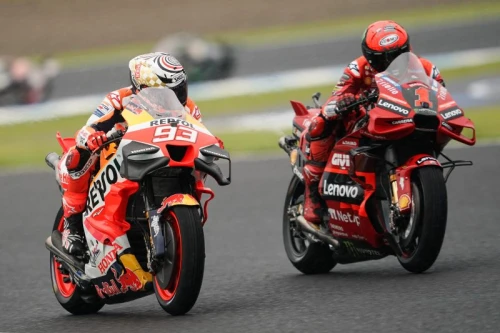 Márquez revient sur le podium dans une course marquée par la pluie sur le circuit Motegi