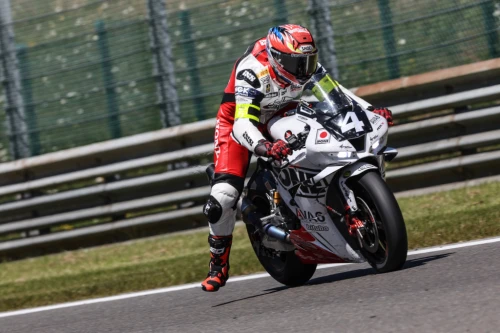 The CBR 1000RR-R shines at Spa-Francorchamps and seizes third place on the podium. 