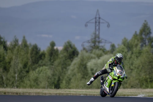 LOWES ERREICHT DAS PODIUM NACH EINEM INTENSIVEN WOCHENENDE