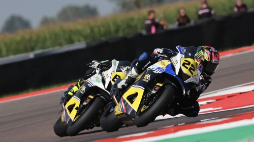 Thrilling weekend in Superbikes