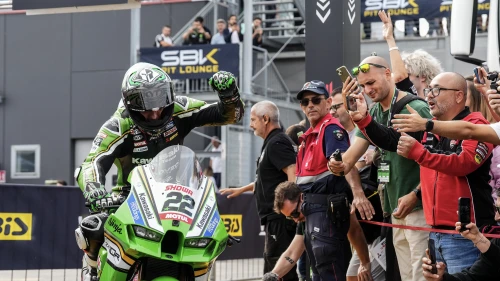 Thrilling weekend in Superbikes