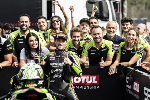 Thrilling weekend in Superbikes