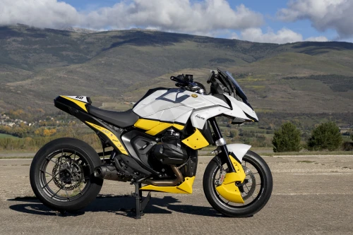 PUIG DRIVES THE BMW R1300GS TO A NEW LEVEL OF PERFORMANCE