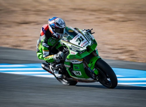 Puig y Kawasaki WorldSBK Team, juntos en la nueva era del fabricante japonés.