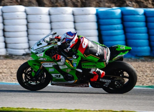 Puig y Kawasaki WorldSBK Team, juntos en la nueva era del fabricante japonés.