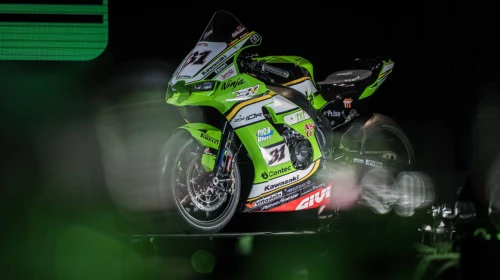 Puig y Kawasaki WorldSBK Team, juntos en la nueva era del fabricante japonés.