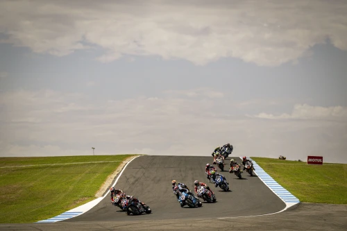 LE MONDIAL DE SUPERBIKE DÉMARRE AVEC INTENSITÉ EN AUSTRALIE : PREMIÈRE MANCHE TERMINÉE